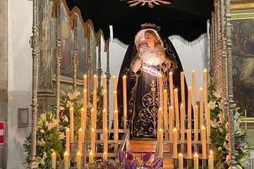 Preparación de los pasos de la Semana Santa de San Juan/Francisco Javier Santana.